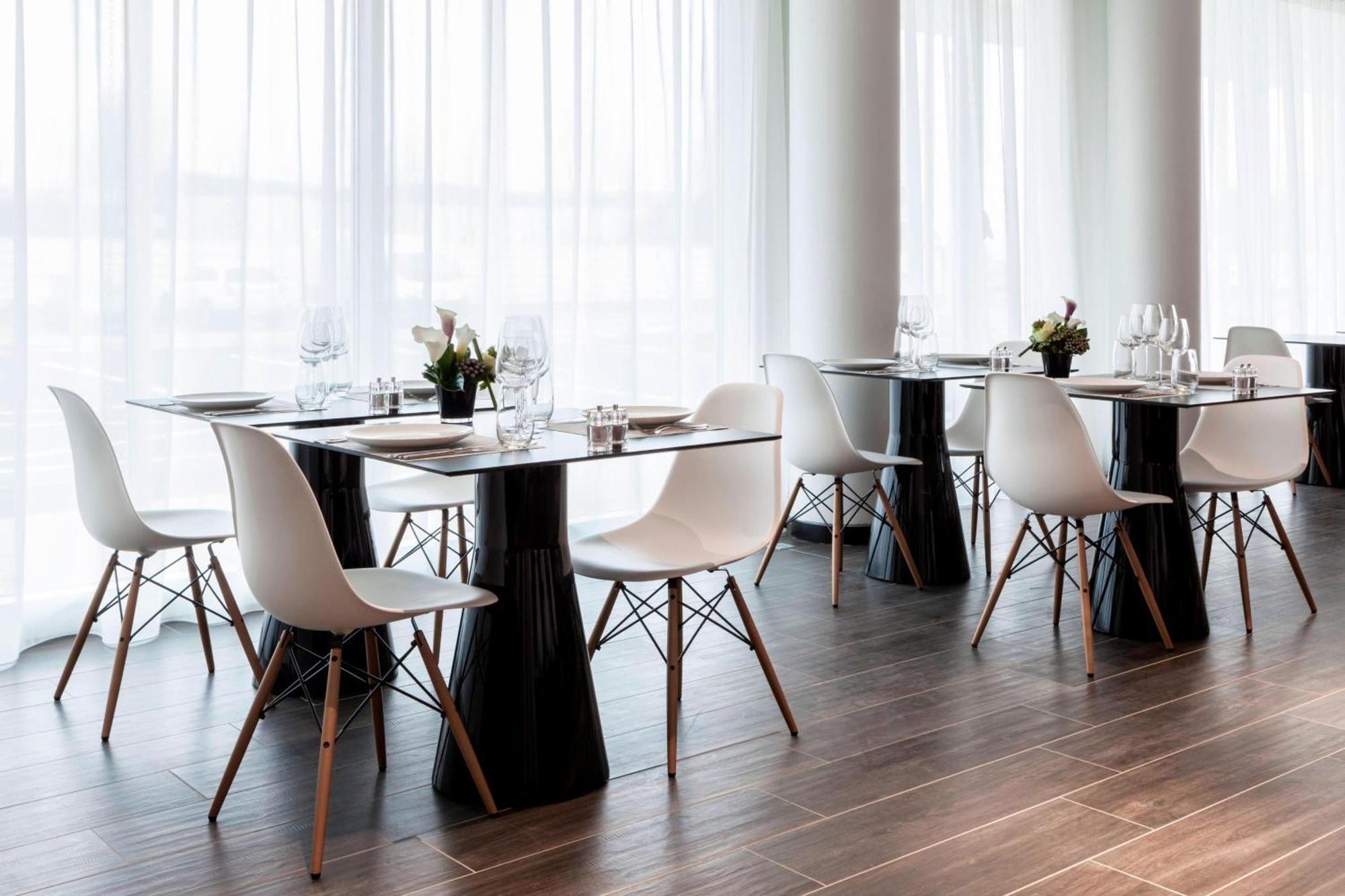 Ac Hotel By Marriott Paris Le Bourget Airport Dugny Kültér fotó
