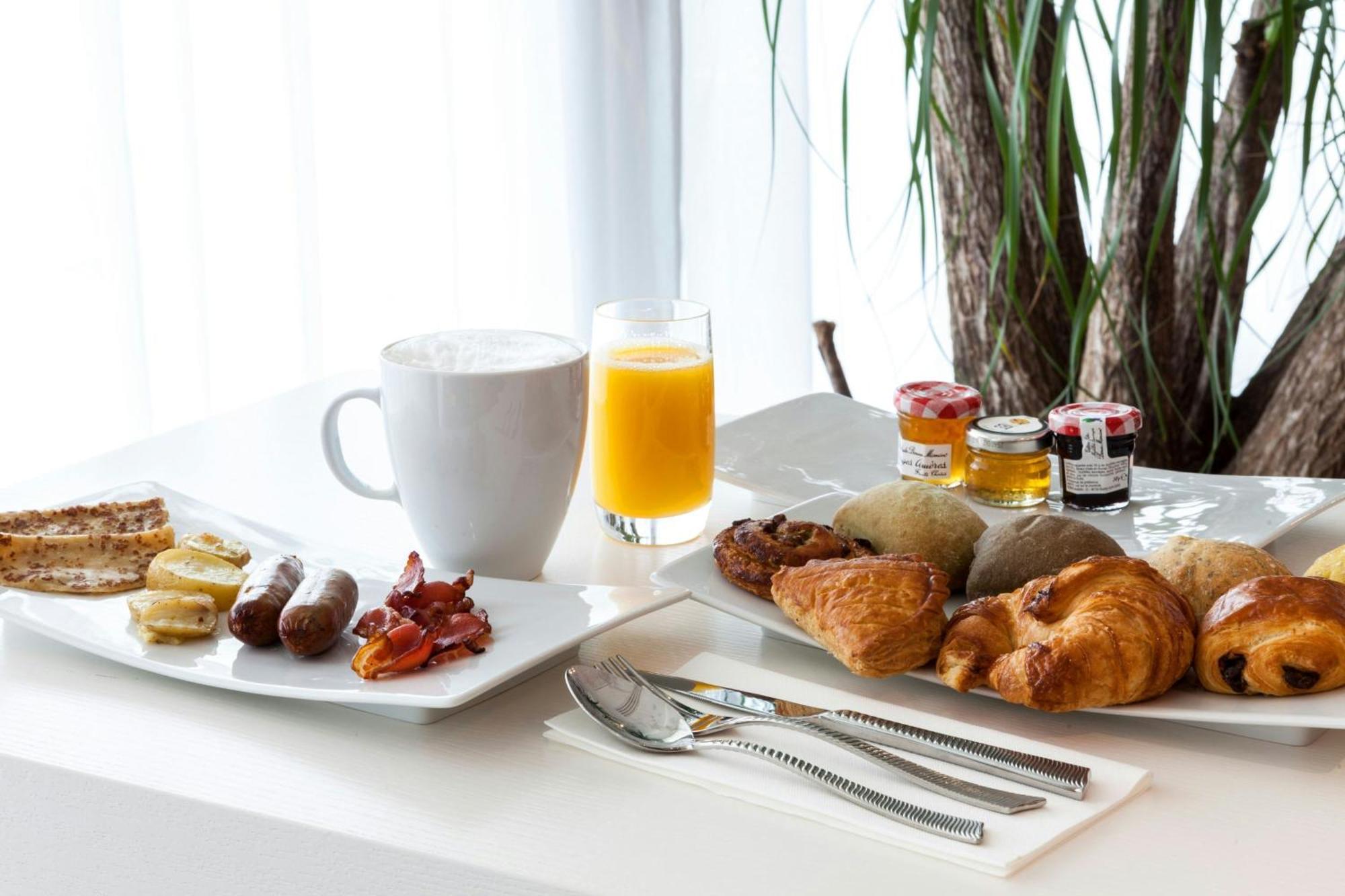 Ac Hotel By Marriott Paris Le Bourget Airport Dugny Kültér fotó