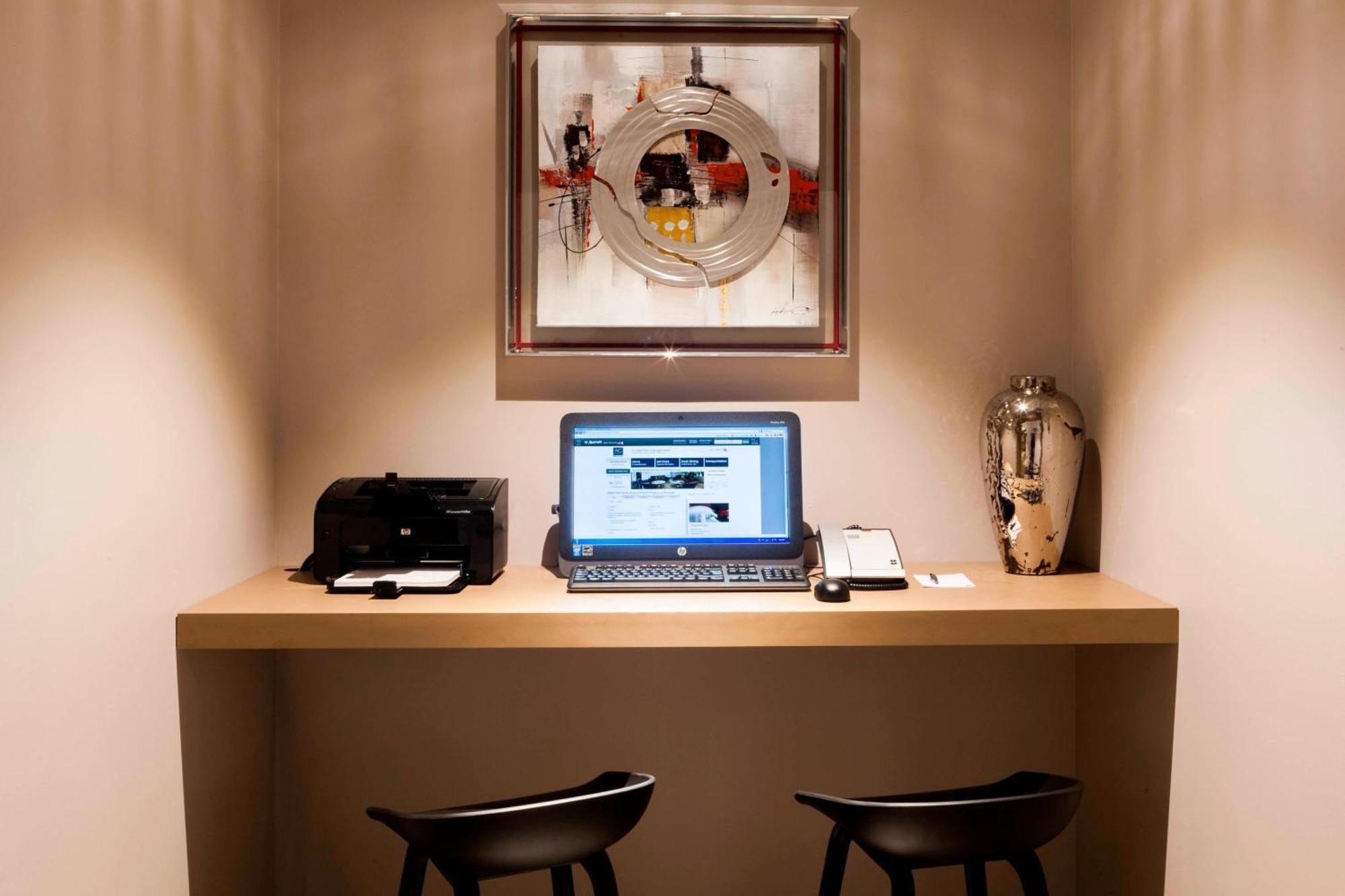 Ac Hotel By Marriott Paris Le Bourget Airport Dugny Kültér fotó