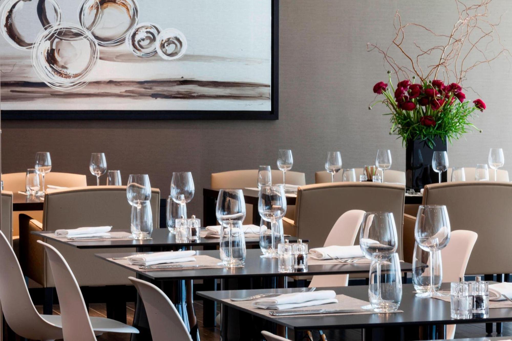 Ac Hotel By Marriott Paris Le Bourget Airport Dugny Kültér fotó