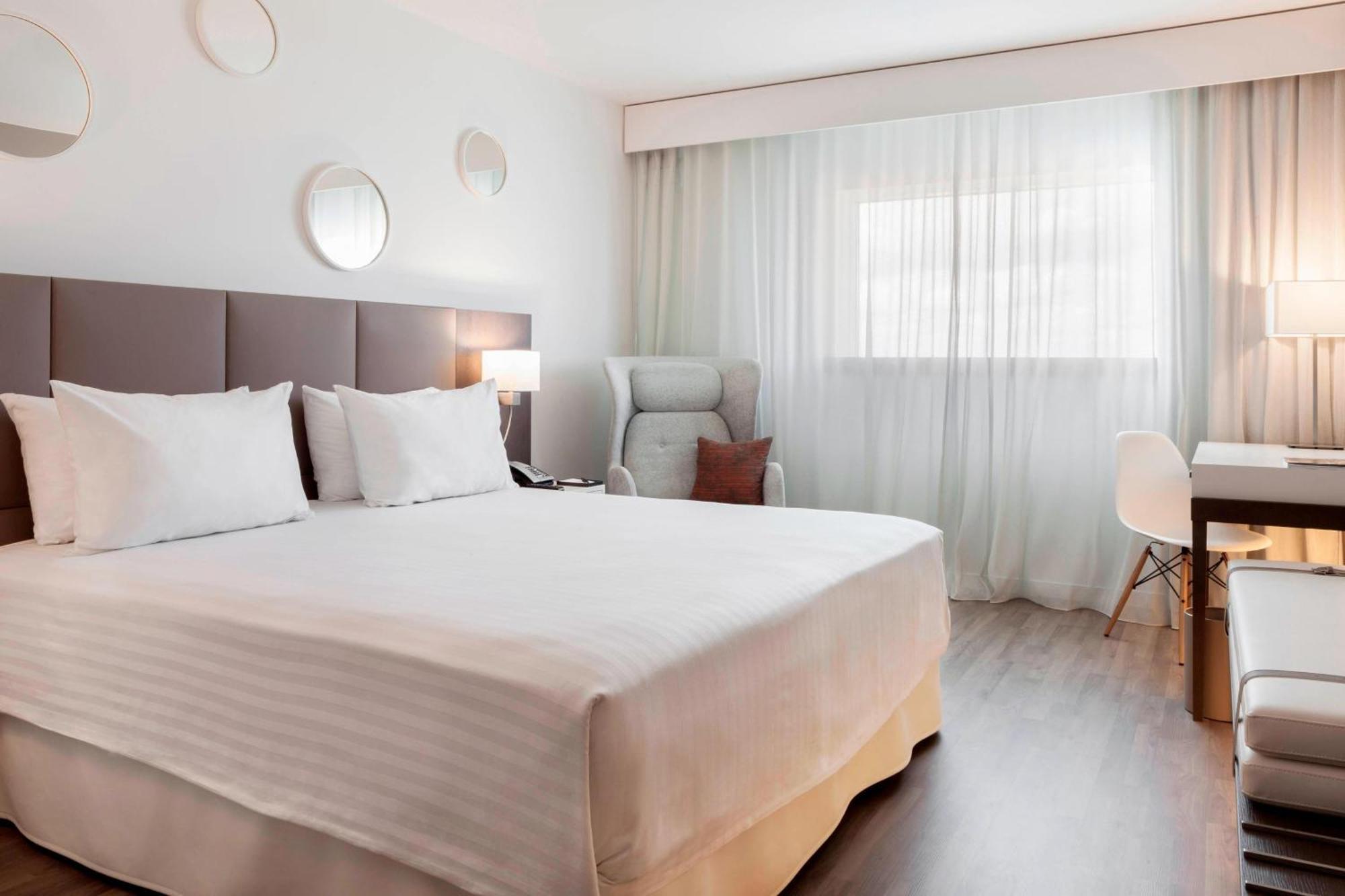 Ac Hotel By Marriott Paris Le Bourget Airport Dugny Kültér fotó