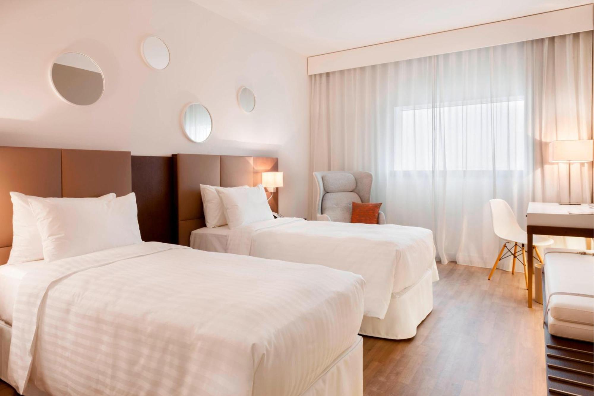 Ac Hotel By Marriott Paris Le Bourget Airport Dugny Kültér fotó